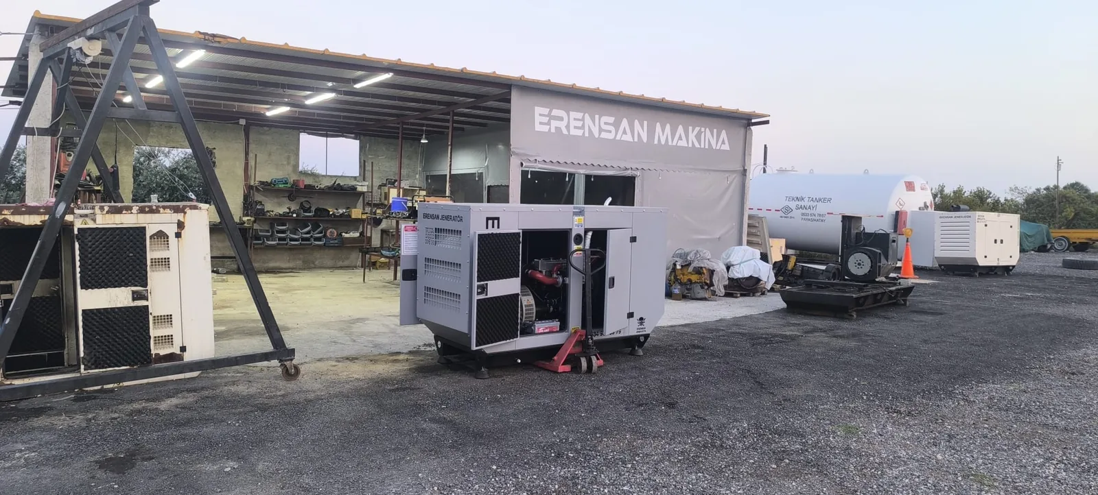 Toroslar'da atölye ve kırsal saha için kabinli jeneratör